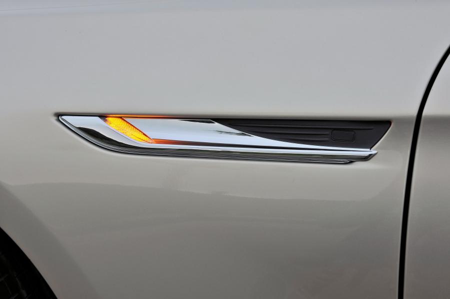  BMW 6-Series Convertible 2011 года  (фото 202 из 320)